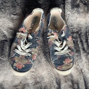 Floral roxy sneakers